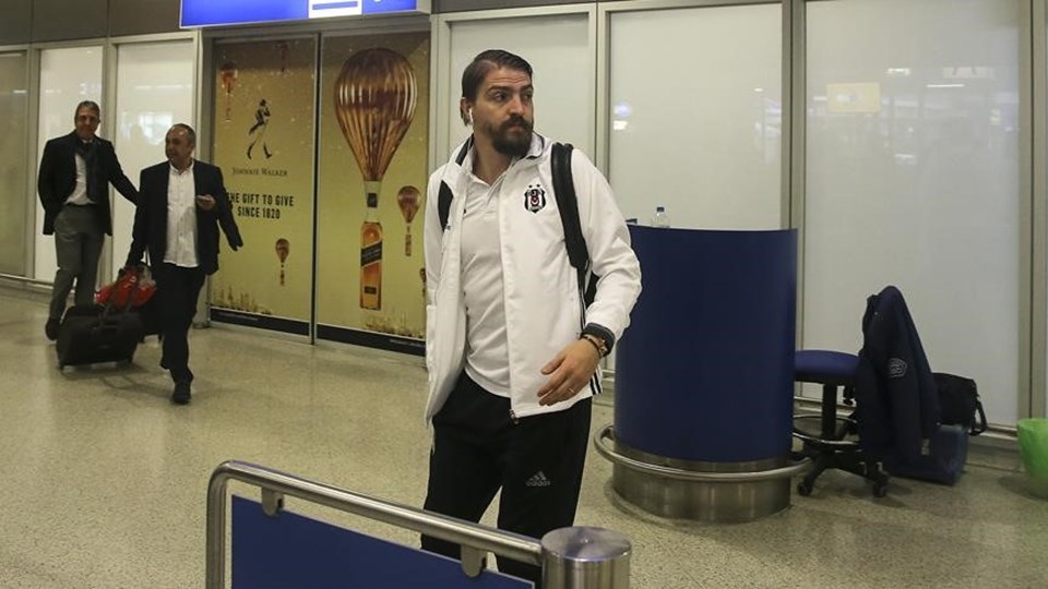 Caner Erkin de Olympiakos maçı kafilesinde yer adlı.
