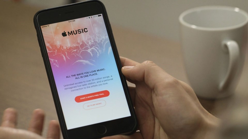 Uzun bir bekleyişin ardından Türkiye'de yayına başlayan Apple TV, iPhone, iPad, iPod Touch, Mac, PC, Apple TV ve Android işletim sistemine sahip cihazlarda kullanılabiliyor.