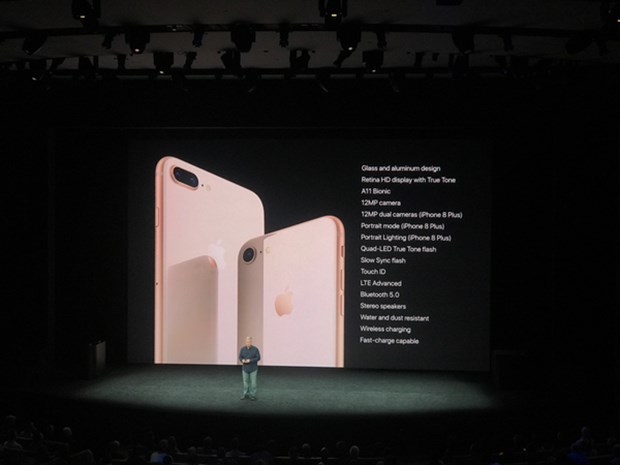 iPHONE 8