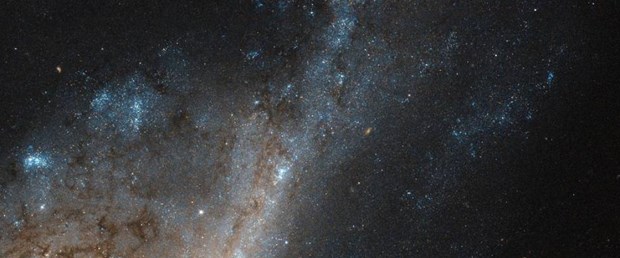 hubble-basak-takimyildizinda-yildiz-yagmuru-galaksisi-kesfetti,iFWhlbh6AUGJsGpYOx4Vkw.jpg