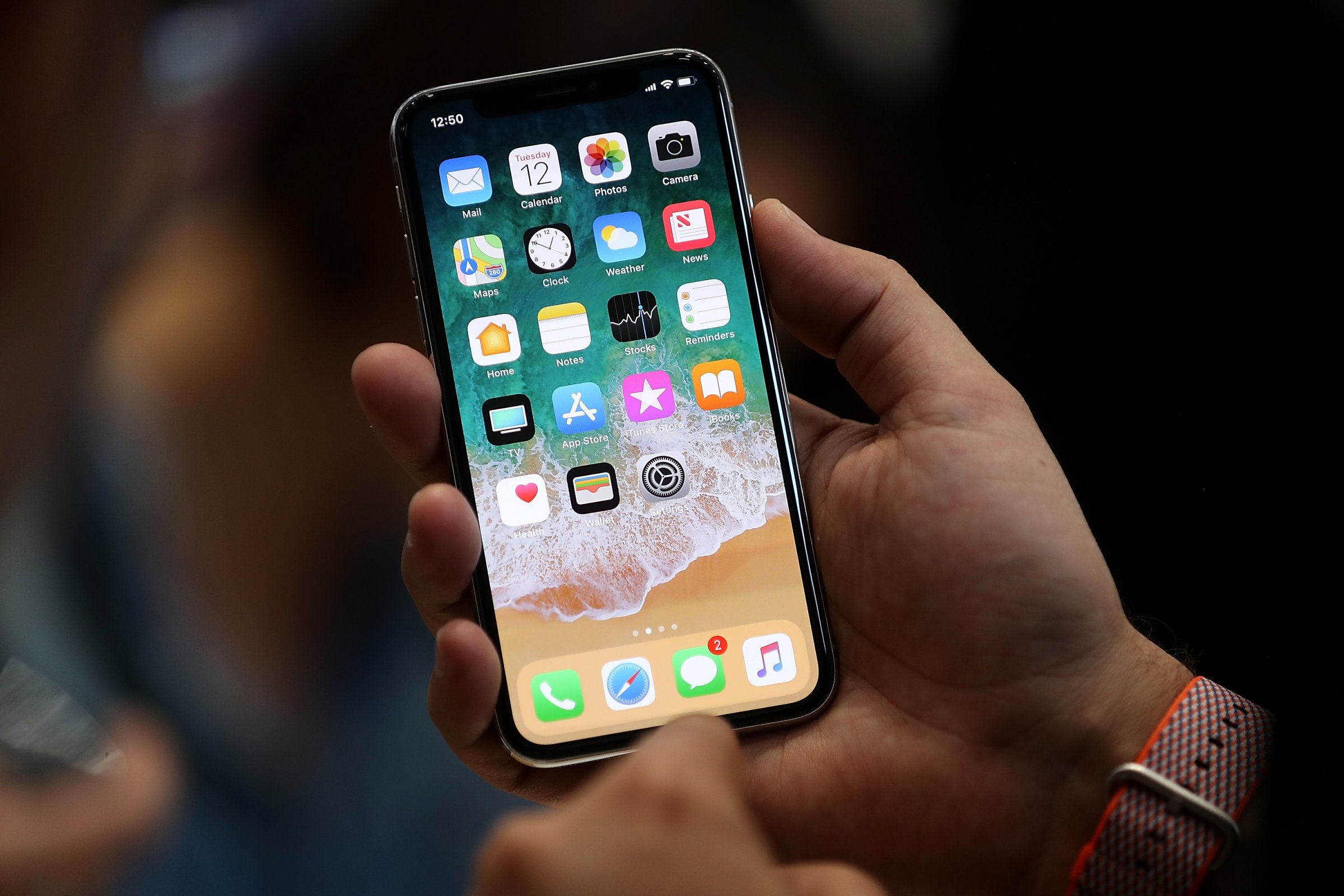 iPhone X’in sır gibi saklanan kutusu göründü