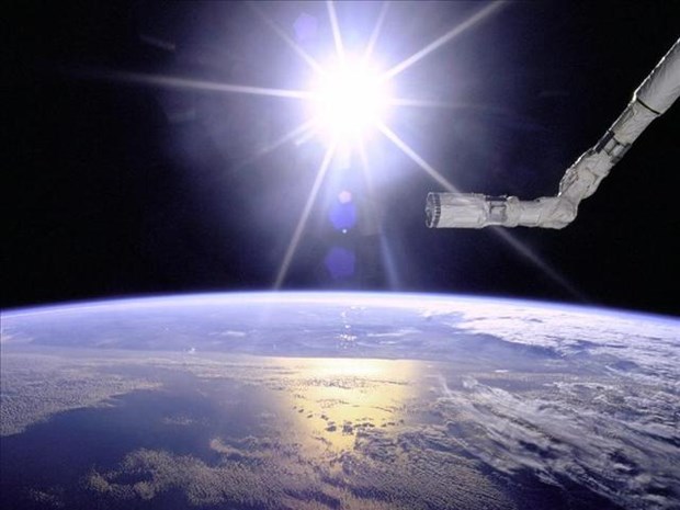 1996’da çekilen bu fotoğrafta, uzay Mekiği Endeavor’un mekanik kolu dünya ve Güneş’e doğru uzanıyor. 1996’da çekilen bu fotoğrafta, uzay Mekiği Endeavor’un mekanik kolu dünya ve Güneş’e doğru uzanıyor.