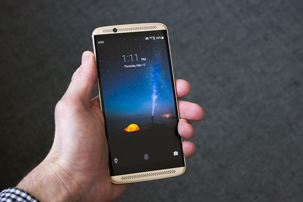 15- ZTE Axon 7