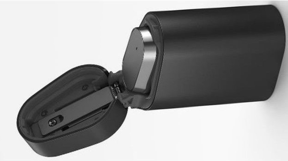 Sony Xperia Ear adı verilen cihaz, sahibi onu taktığında kablosuz bağlantı aracılığıyla telefonuna haber veriyor.