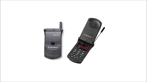 19- Motorola StarTAC