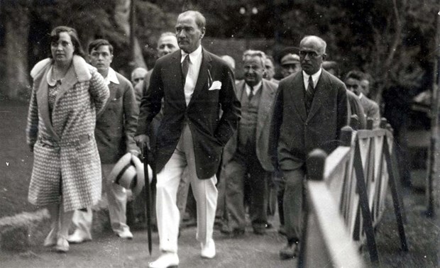 Atatürk'ün arşivlerden çıkan son fotoğrafları