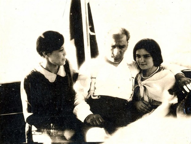 Atatürk'ün arşivlerden çıkan son fotoğrafları
