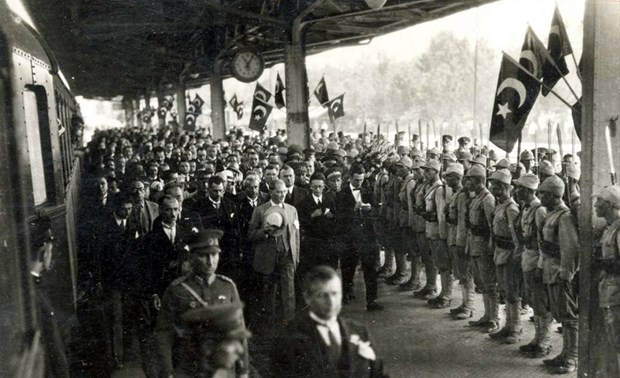 Atatürk'ün arşivlerden çıkan son fotoğrafları