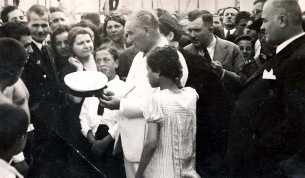 Atatürk'ün arşivlerden çıkan son fotoğrafları