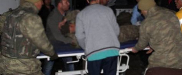 Askeri araç devrildi: 1 şehit