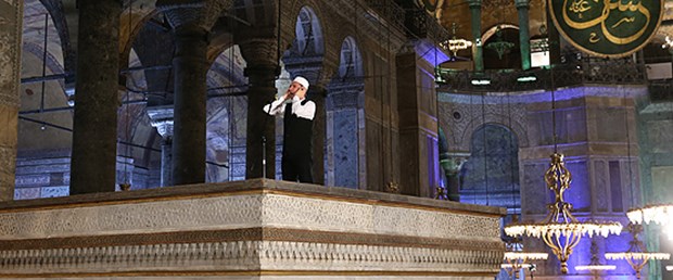 ayasofya ezan okundu020716.jpg