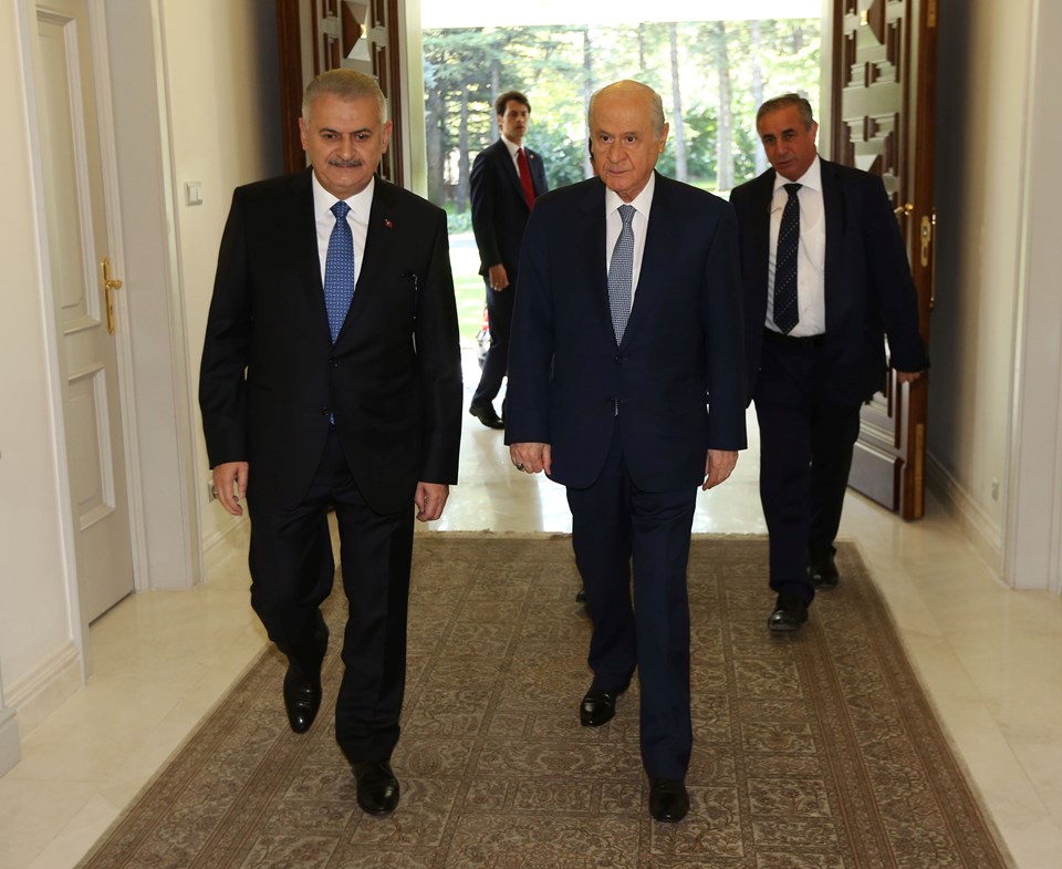 Başbakan Binali Yıldırım, CHP Genel Başkanı Kemal Kılıçdaroğlu ve MHP Genel Başkanı Devlet Bahçeli ile bir araya geldi. 20160822-2-18717561-13508809,heUIQ9VkbEiHow8iKMDwKg