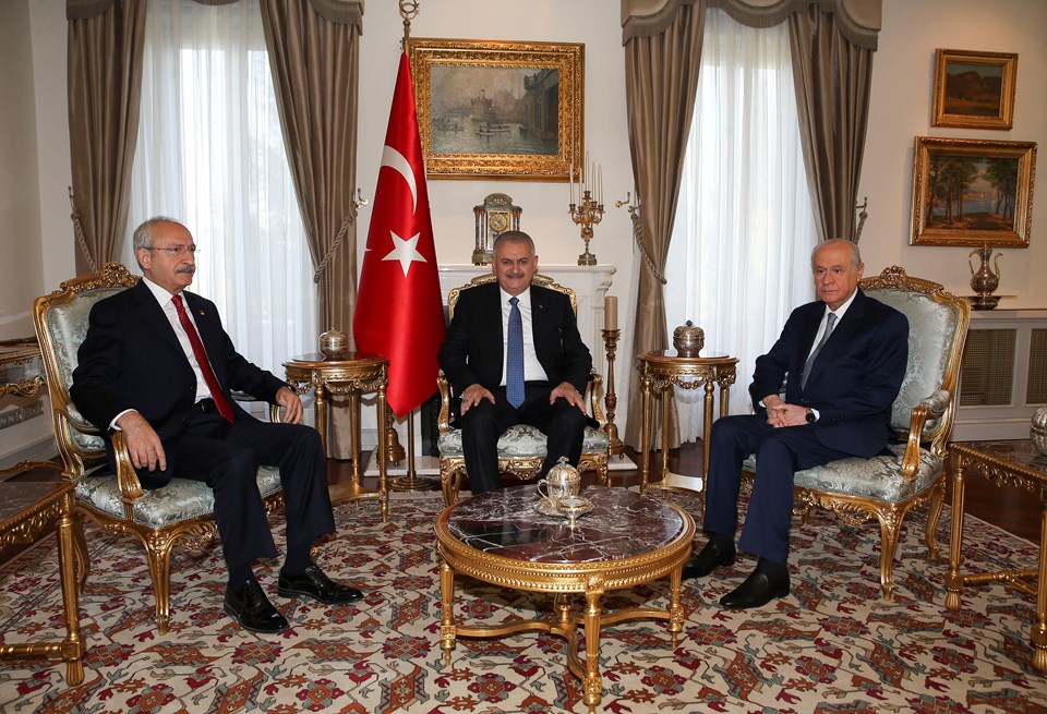 Başbakan Binali Yıldırım, CHP Genel Başkanı Kemal Kılıçdaroğlu ve MHP Genel Başkanı Devlet Bahçeli ile bir araya geldi. 20160822-2-18717561-13508813,aGGEJHqWhkKnNplgZqwOPg