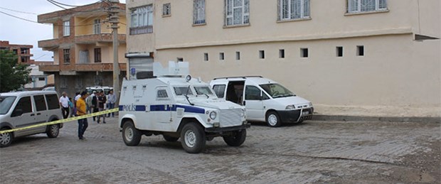 Cami avlusunda silahlı kavga: 2 ölü
