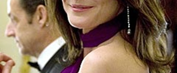 Carla Bruni'nin internet sitesi çöktü