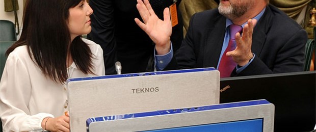 Facebook'tan 'gizli servis' itirafı