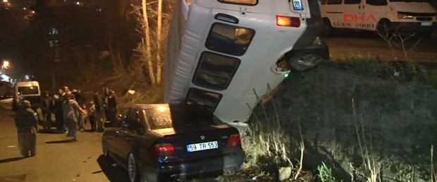 170310-minibüs-düştü.jpg