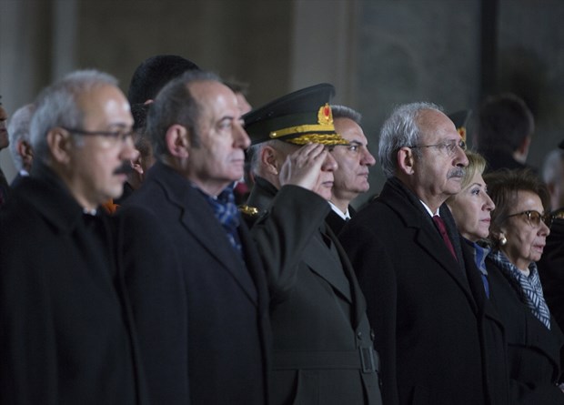 Cumhurbaşkanı İsmet İnönü, ölümünün 43. yılında Anıtkabir'deki mezarı başında törenle anıldı. ,FKAOF99BTEiWAgxb_ze8gA