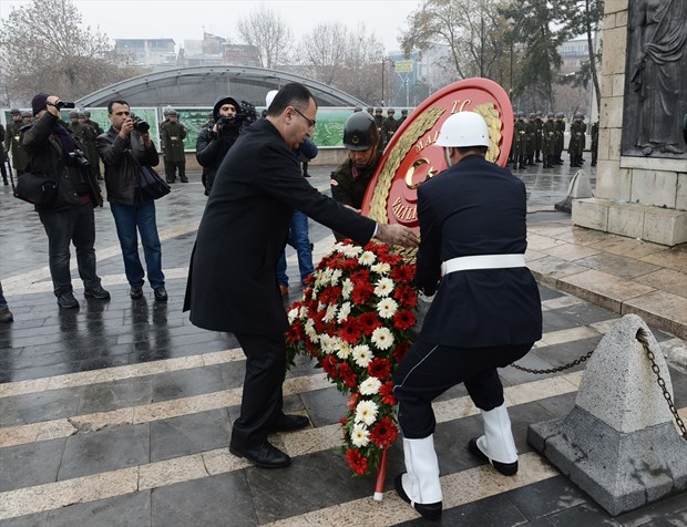 Cumhurbaşkanı İsmet İnönü, ölümünün 43. yılında Anıtkabir'deki mezarı başında törenle anıldı. ,V__VRiaKFkO8QZozw1gTtg