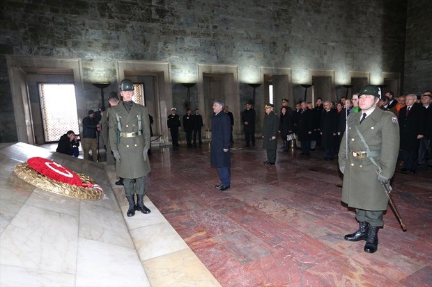 Cumhurbaşkanı İsmet İnönü, ölümünün 43. yılında Anıtkabir'deki mezarı başında törenle anıldı. ,qY0yKIyFjkmJjzTJY6QUzw