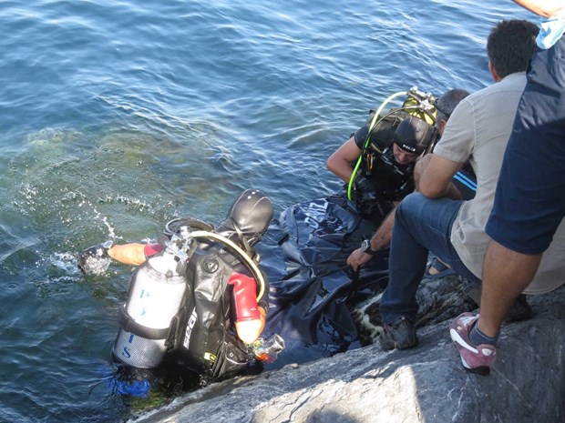 İstanbul Kartal'da, tekneye binmek isterken denize düşen 16 yaşındaki Muhammed Karakaya boğularak can verdi. ,YXmyzjJjkUOactCRKjEf9w