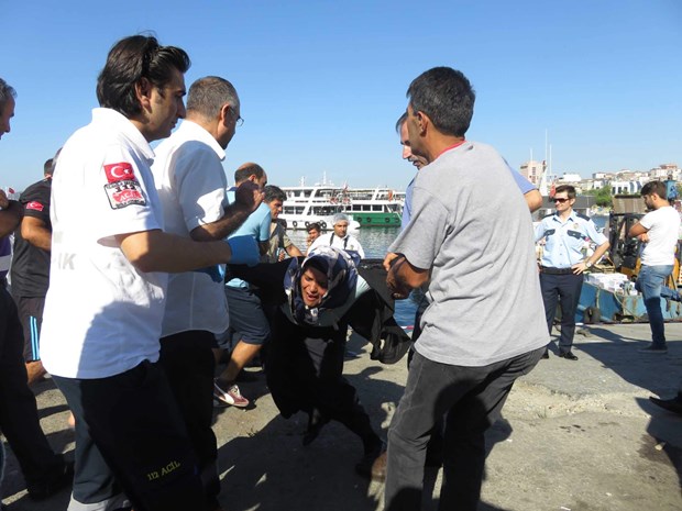 İstanbul Kartal'da, tekneye binmek isterken denize düşen 16 yaşındaki Muhammed Karakaya boğularak can verdi. ,y6qMhGv3g06btIRLOv0uAg
