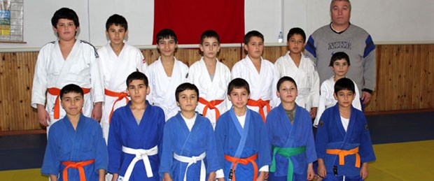 Judo antrenörü odasında ölü bulundu