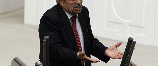 Kamer Genç'e kandil affı