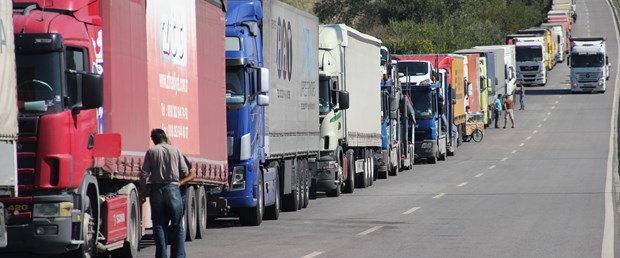 TIR-kapıkule-kuyruk041015.jpg