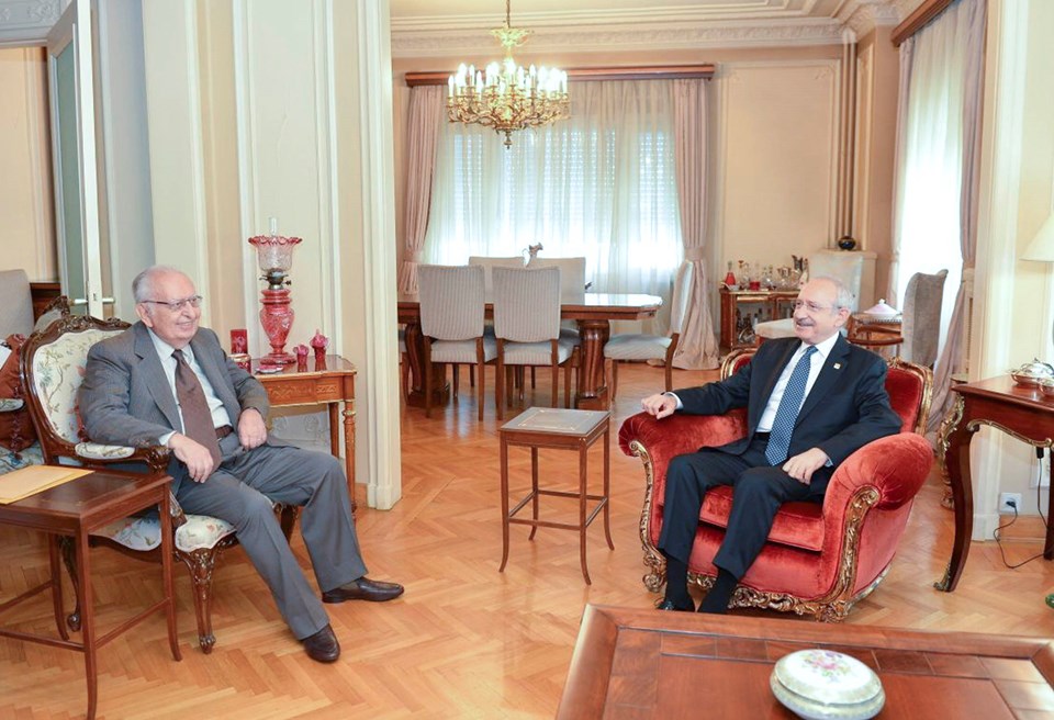 CHP Lideri Kemal Kılıçdaroğlu, TBMM eski Başkanı Cindoruk'u İstanbul'daki evinde ziyaret etti. Fotograflar-chp-genel-baskani-kilicdaroglu-husamettin-cindoruku-ziyaret-etti-3801,unpgKV77YkiVvC1OwWDMDg