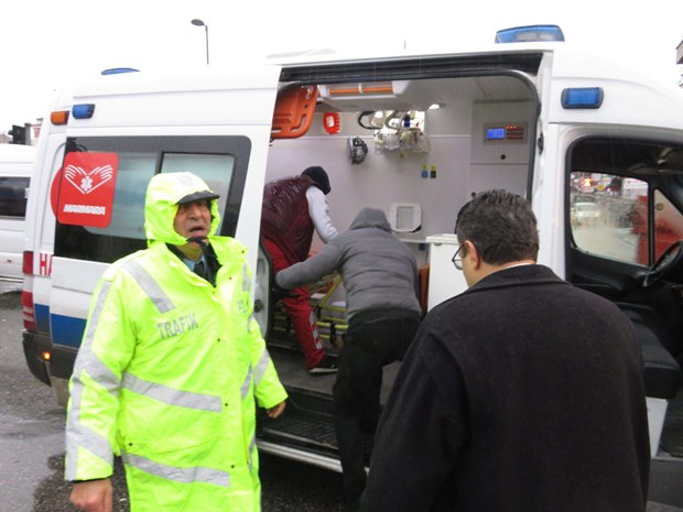 İstanbul Maltepe'de, freni boşalan vinçli kamyonun 8 araca çarpması sonucu 6 kişi yaralandı. ,MZoQlYh2JkCmiB7QsxoYJA