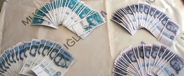 Marklarla 450 bin lira dolandırdılar