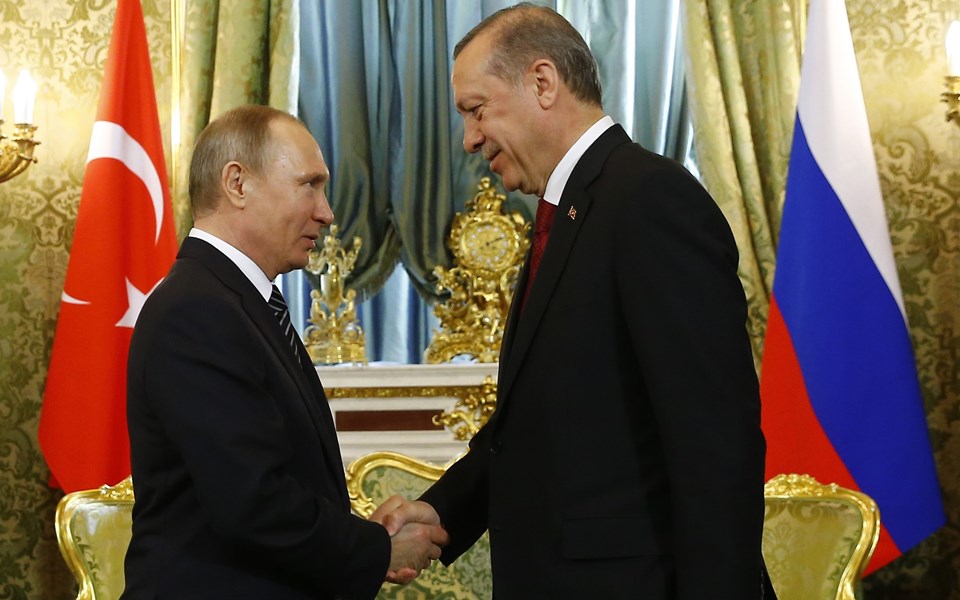 Cumhurbaşkanı Recep Tayyip Erdoğan, Rusya Devlet Başkanı Vladimir Putin'le Kremlin Sarayı'nda bir araya geldi.