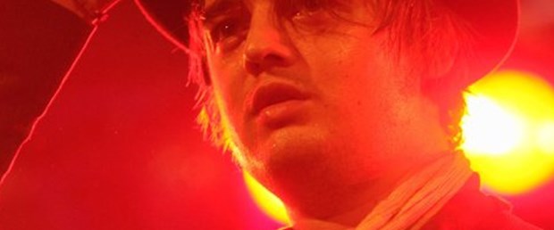Pete Doherty Nazi marşını okuyunca...
