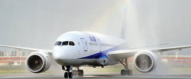'Plastik Boeing' ilk ticari uçuşunu yaptı