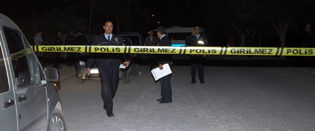 Polis aracına ses bombası