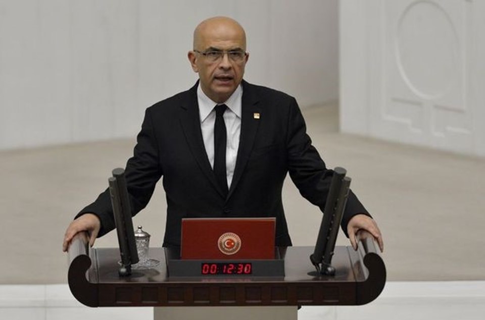 Znalezione obrazy dla zapytania Enis Berberoğlu