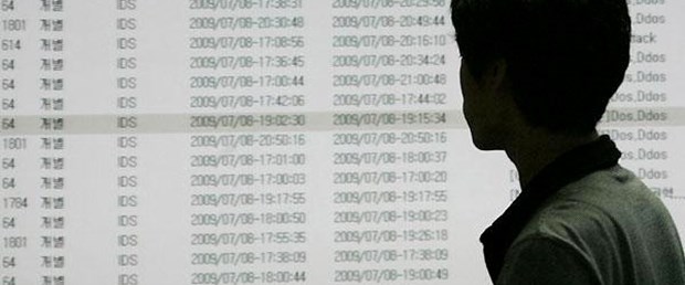 Tartışmalı internet yasası onaylandı