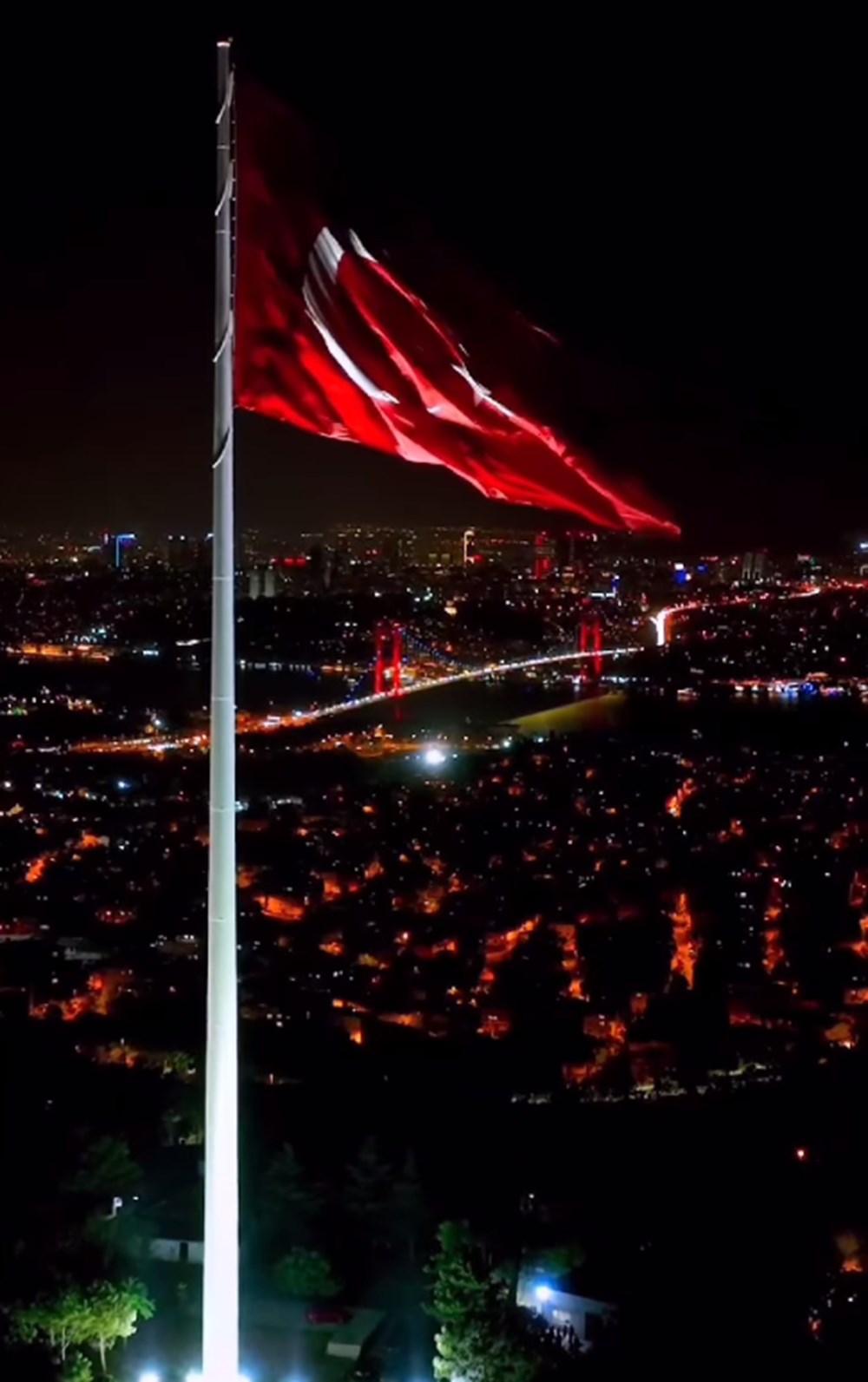 Ünlülerden 29 Ekim Cumhuriyet Bayramı ve Cumhuriyet’in 100. yılı kutlama mesajları 11 Ünlülerden 29 Ekim Cumhuriyet Bayramı ve Cumhuriyet'in 100. yılı kutlama mesajları - 10
