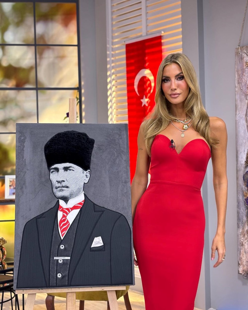 Ünlülerden 29 Ekim Cumhuriyet Bayramı ve Cumhuriyet’in 100. yılı kutlama mesajları 16 Ünlülerden 29 Ekim Cumhuriyet Bayramı ve Cumhuriyet'in 100. yılı kutlama mesajları - 15