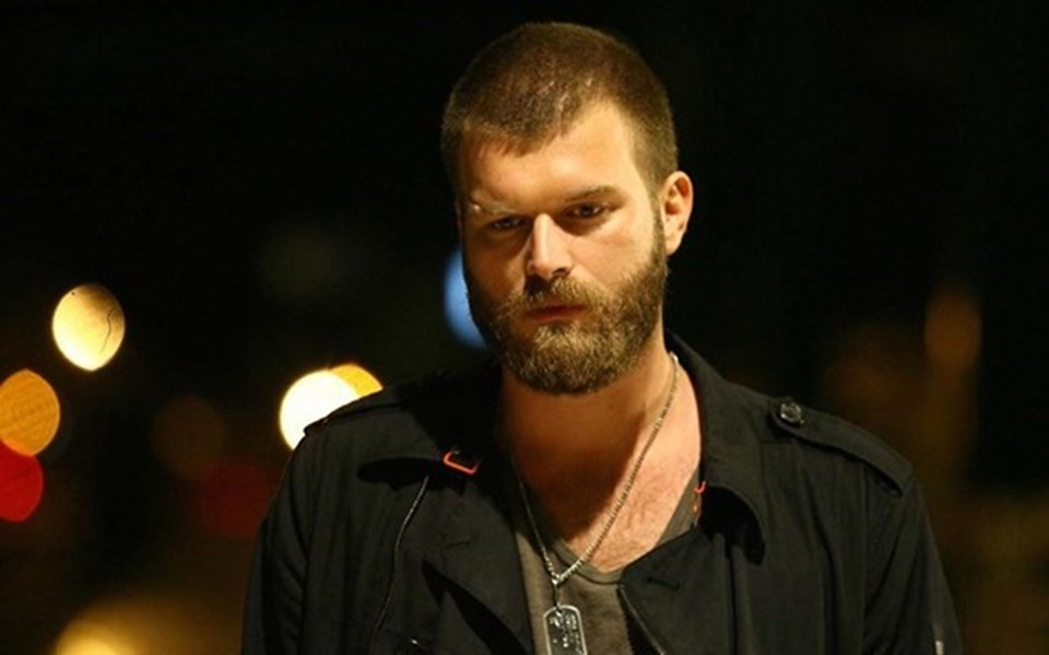 Kıvanç Tatlıtuğ, 'Ezel' dizisinde 'Sekiz' karakterine hayat vermişti.