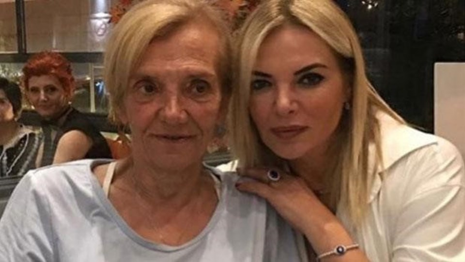 Uras ve annesi Müge Akkoyunlu