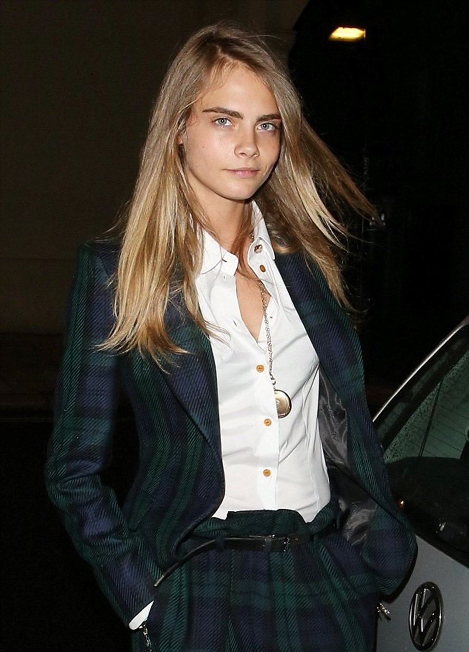 Cara Delevingne'in bir kez giyip arşivine kaldırdığı o kıyafet...
