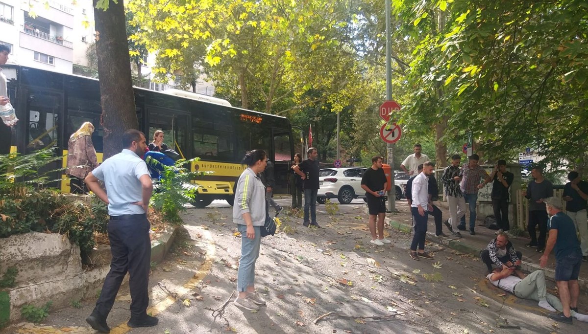 Bursa'da can pazarı: Otobüs ağaca çarptı, yolcu camdan fırladı Bursa'da can pazarı: Otobüs ağaca çarptı, yolcu camdan fırladı