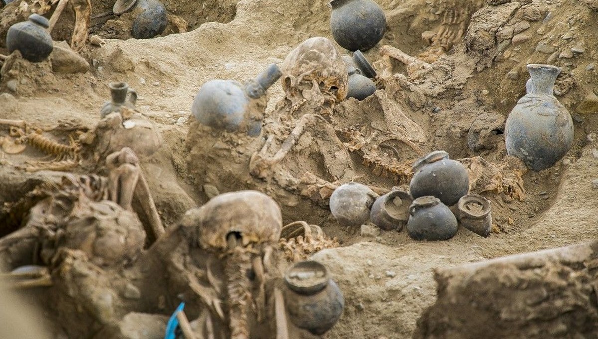 Peru'da 500 yıl öncesinden kalma toplu mezar bulundu: Çocukların kalplerini oydular