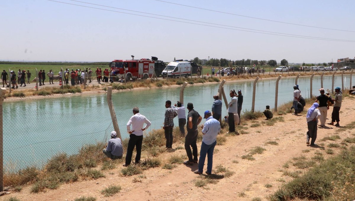 Otomobil sulama kanalına düştü: Kaybolan bir çocuk aranıyor