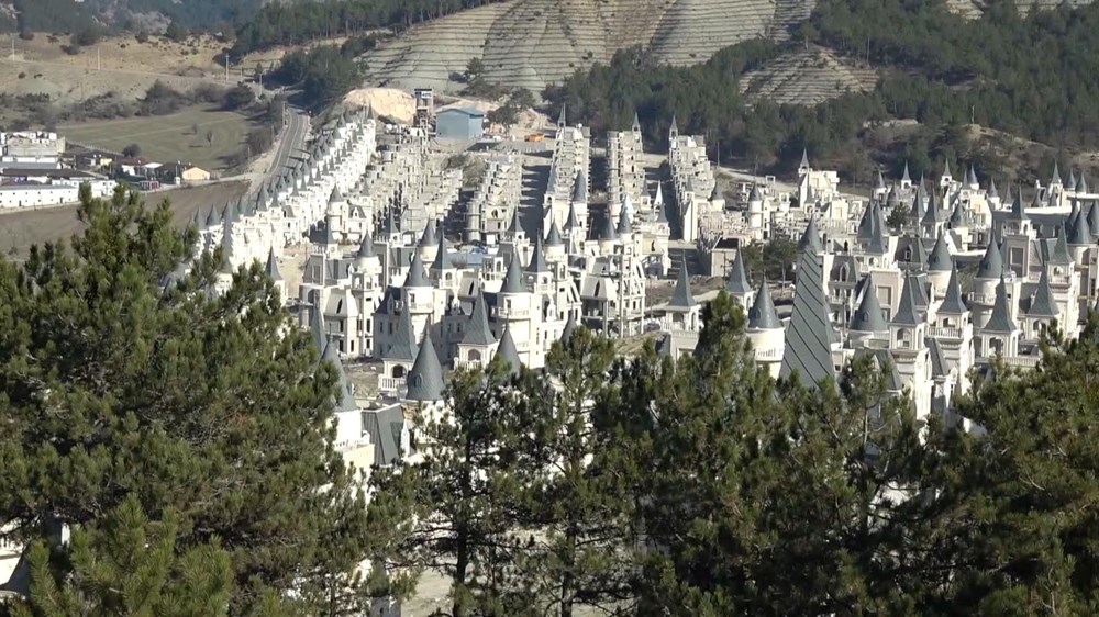 Peri Masalı'ndan dev vurgun çıktı! Bolu'daki şato dolandırıcılığına 885 yıl hapis talebi - 4