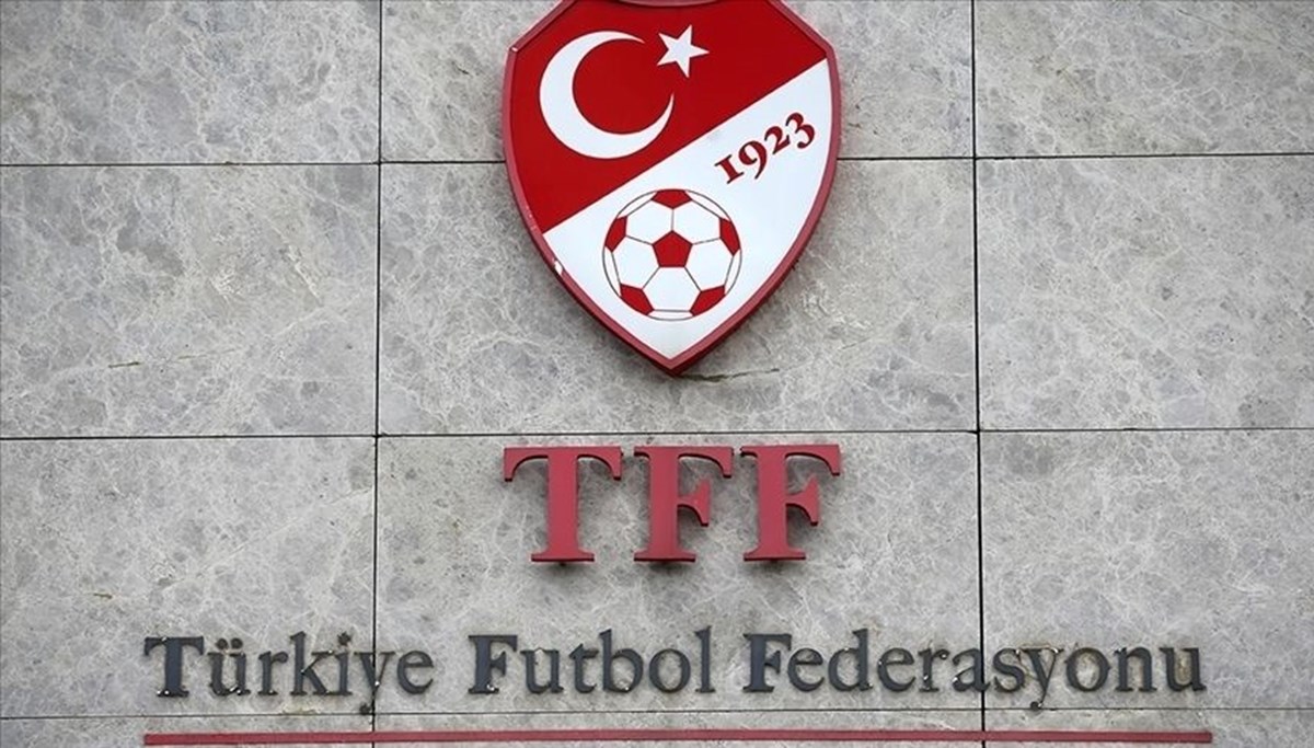 TFF duyurdu: Fenerbahçe'den 3 futbolcu PFDK'ya sevk edildi TFF duyurdu: Fenerbahçe'den 3 futbolcu PFDK'ya sevk edildi
