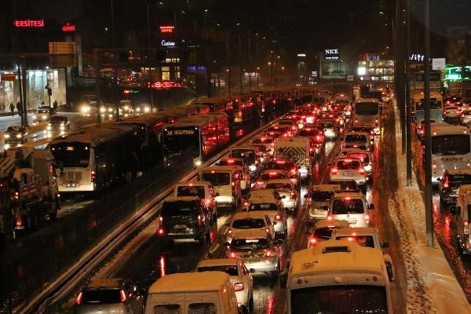 İstanbul'da trafik felç oldu - 3