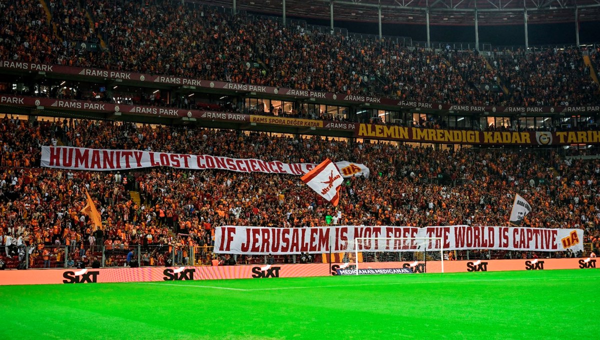 Galatasaray taraftarından Filistin için anlamlı pankart